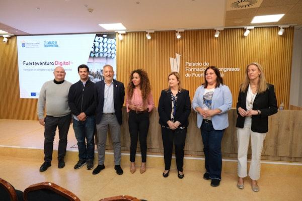 La ACIISI presenta en Fuerteventura la formación gratuita en competencias digitales para 1.851 personas en la isla